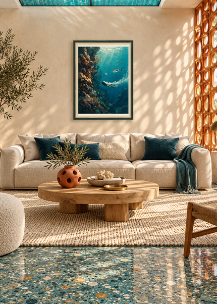 Au Fil du Récif — mise en situation encadrée dans un salon, format 50 × 70 cm.